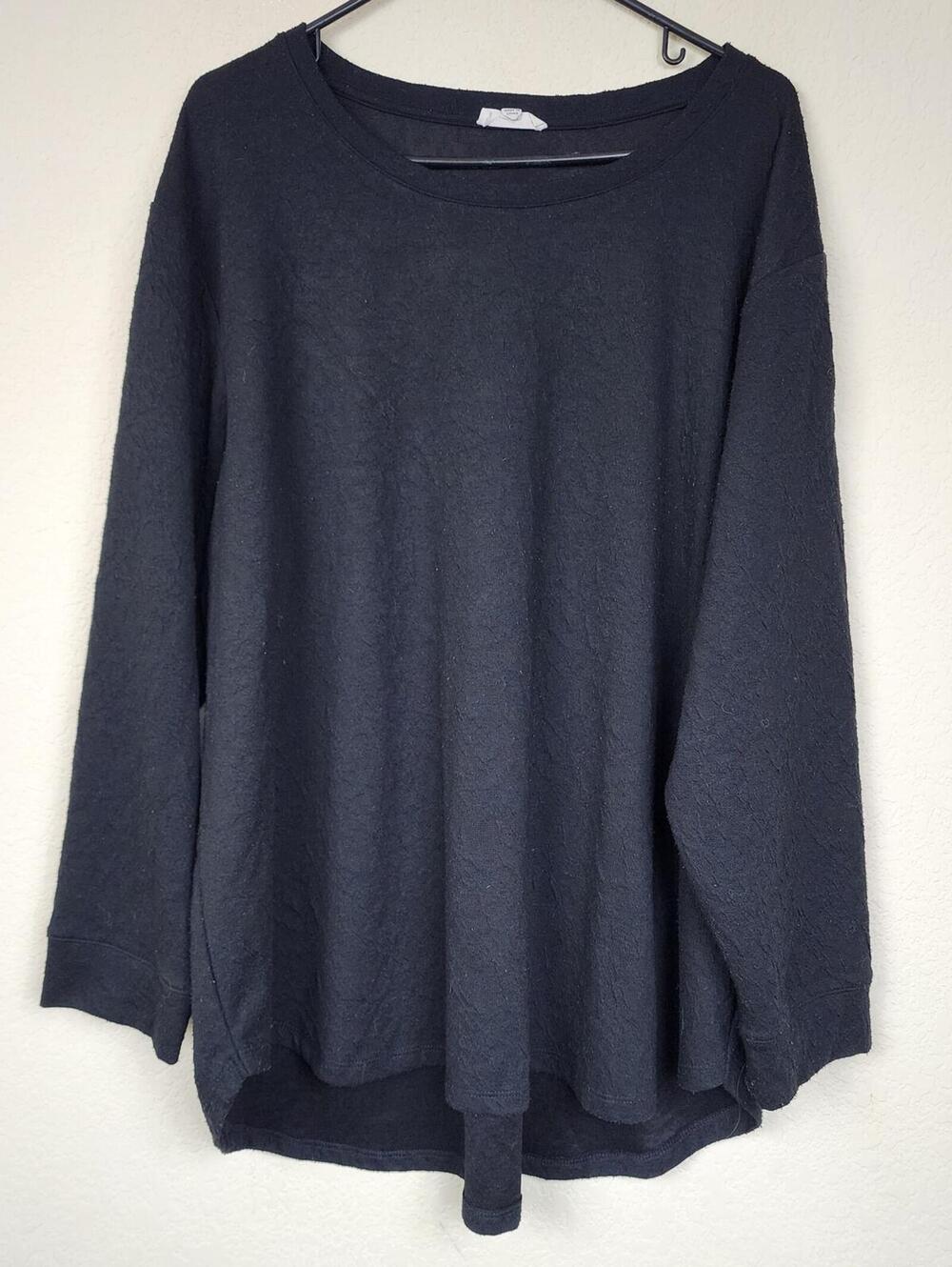 June and Delancey Women's 2X Black Long Sleeve Top